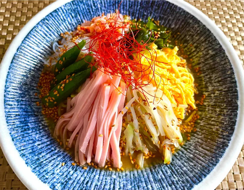 リモートワークのおひとり様ランチ🥢具沢山冷やし中華|KANAさん