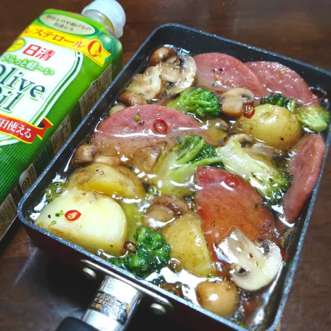 「日清さらっと軽～いオリーブオイル」を使ってみたSnapdishの料理・レシピ写真:玉子焼きフライパンdeアヒージョ‼️😆🫕