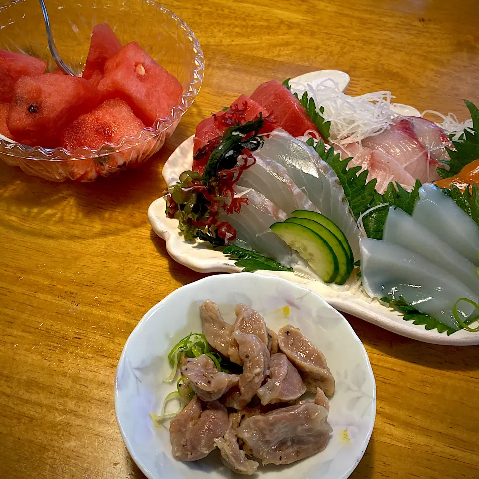 刺身の盛り合わせと、砂ずりの塩だれ和え|もえさん