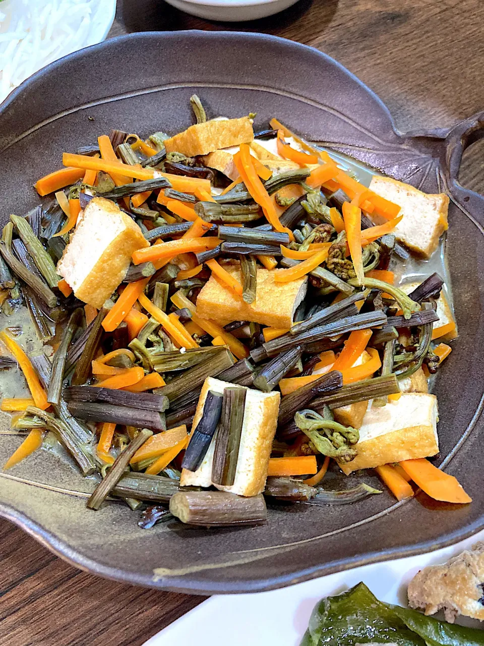 わらびと厚揚げの煮物|ミルルさん