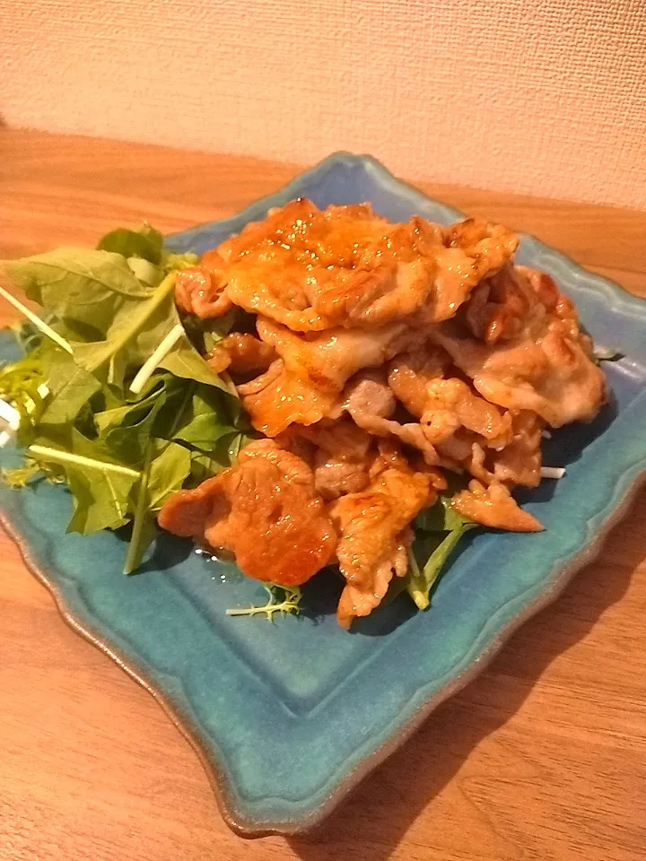 豚の生姜焼き 〜旬のルッコラをたくさん添えて〜|むーちよさんさん