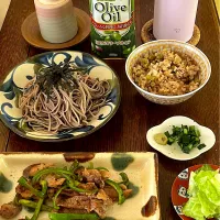 ランチ♯蕎麦♯青椒肉絲♯炊き込みご飯♯日清オイリオ♯オリーブオイル| 小松菜さん