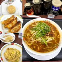 野菜たっぷり胡麻味噌担々麺🍜　　Ｓ餃子🥟　Ｓ炒飯🍚　Ｓ胡麻団子|るみおんさん