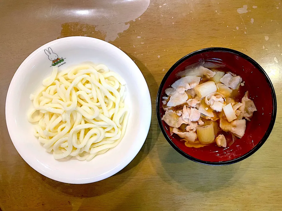 肉の旨みがすごい！肉汁うどん|あきたまさん