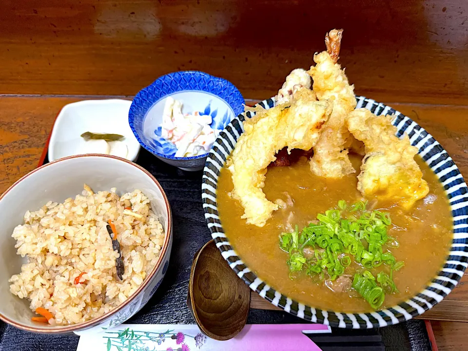 海老天カレーうどん、かやくご飯セット|buhizouさん