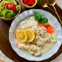 鶏手羽元レモンクリーム煮ライス