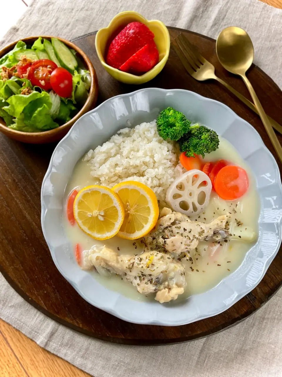 鶏手羽元レモンクリーム煮ライス|スイーツポテトさん