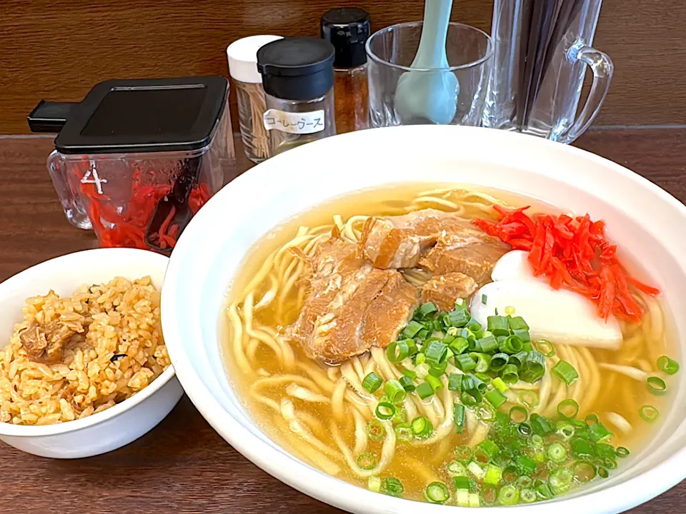 沖縄そば　うまんちゅ天馬|あべたかひろさん