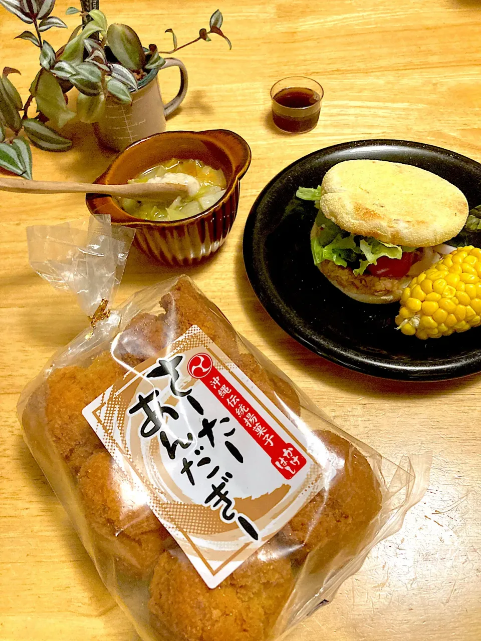 ライ麦イングリッシュマフィンで大豆ミートハンバーガー🌿|さくたえさん