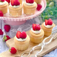 苺の生シフォンカップケーキです🍓