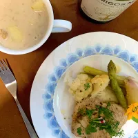 ポテトと帆立のアーモンドスープ
鮫のポワレ|KimaLABOさん