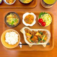 厚揚げと小松菜のトロトロそぼろ餡のおぼんごはん