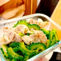旬のゴーヤと豚肉炒め|桃仙メル🍑さん