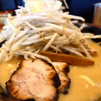 【2025年3月創業】 
味噌らーめん屋 ちょりん
味噌らーめん (980円)
＋もやし大盛 (100円)
＠学習院下4分 
(JR高田馬場駅から徒歩8分)
25154
〈醤79塩25噌󠄀15タ5昆7出8F8冷6
混1〉