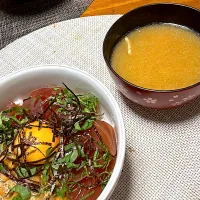 マグロの漬け納豆丼、豚汁|kaaaaaさん