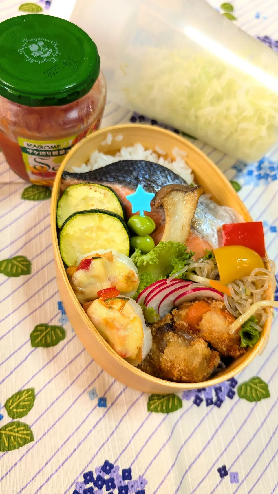 本日のお弁当〜鮭の西京焼と肉じゃがコロッケ弁当|f.1125beさん