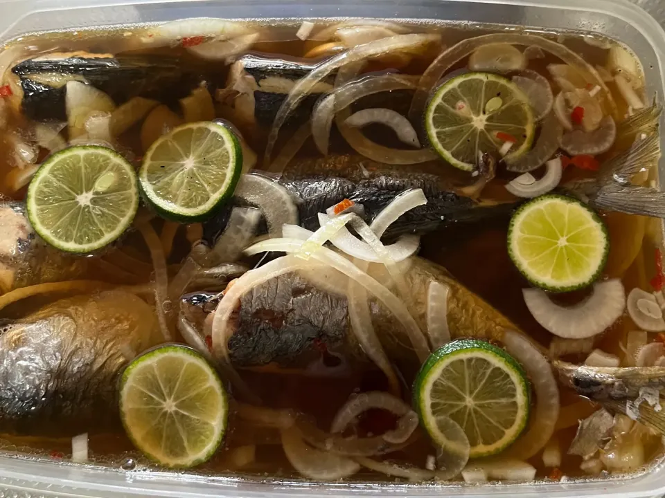 私の家用の鯵の南蛮漬け。こちらの方は唐辛子🌶️が入ってます❣️|tamemitiさん