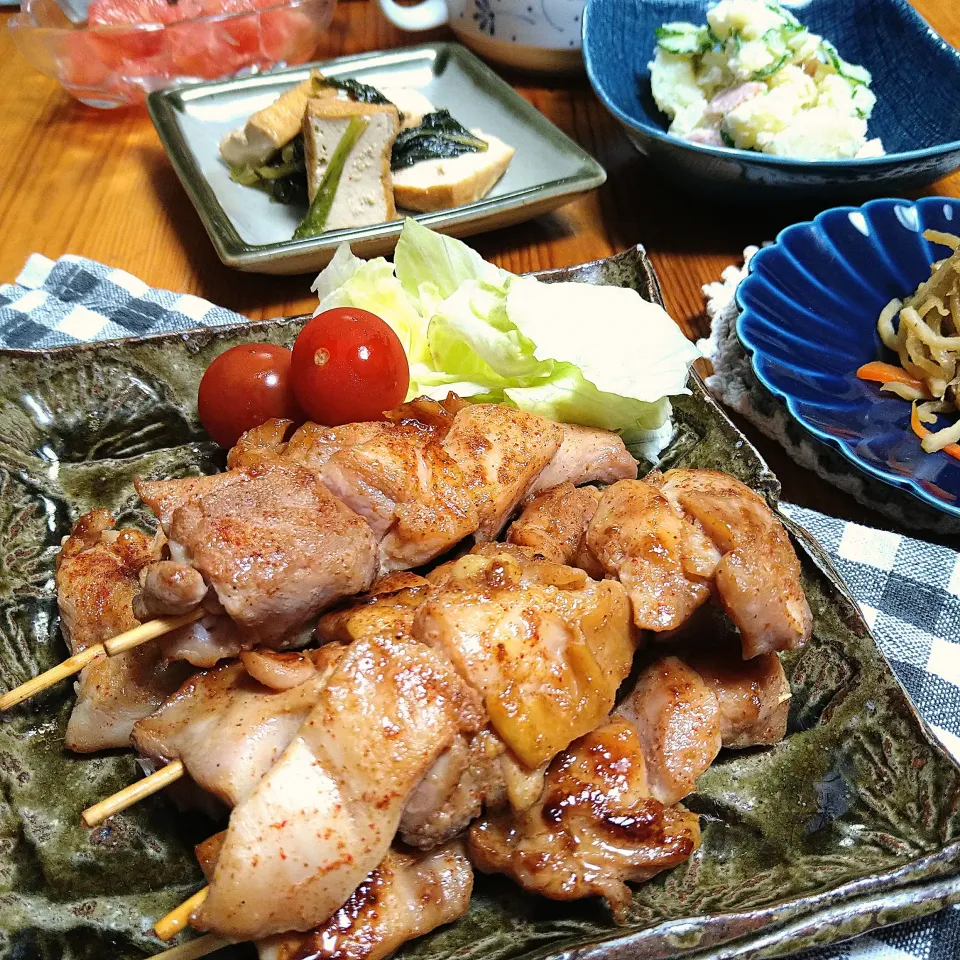 ちたこさんの料理 フライパンで簡単＊絶品おうち焼き鳥♡揉んで焼くだけ♪|とまと🍅さん