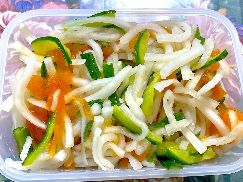 大根、きゅうり、干し柿の酢の物|みーこさん