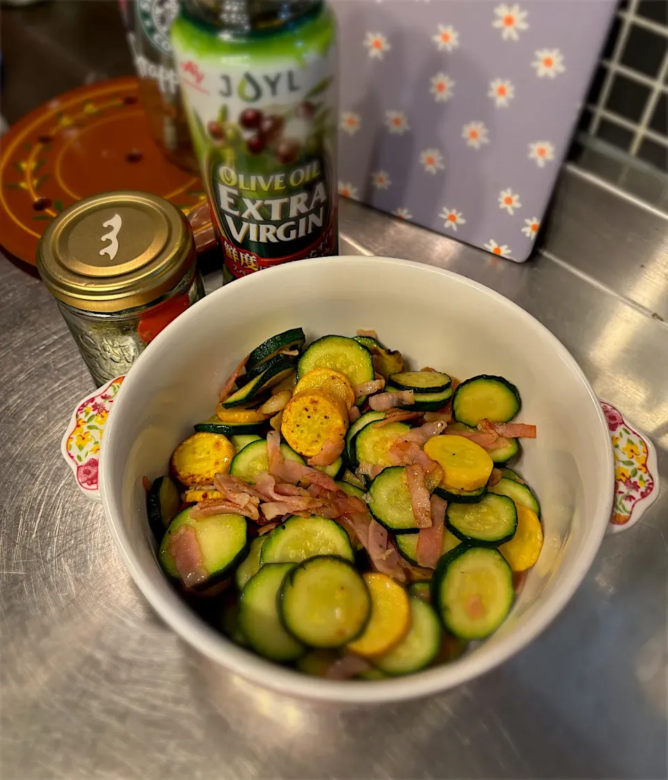 ちいさなズッキーニ｡:°ஐ*｡:°ʚ|◡̈︎*♚︎‧SHIHOさん