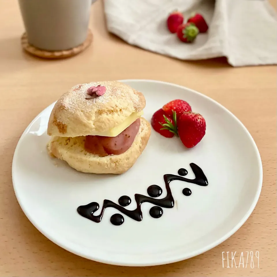 アルモンデ さくらあんバターサンド|FIKA789さん
