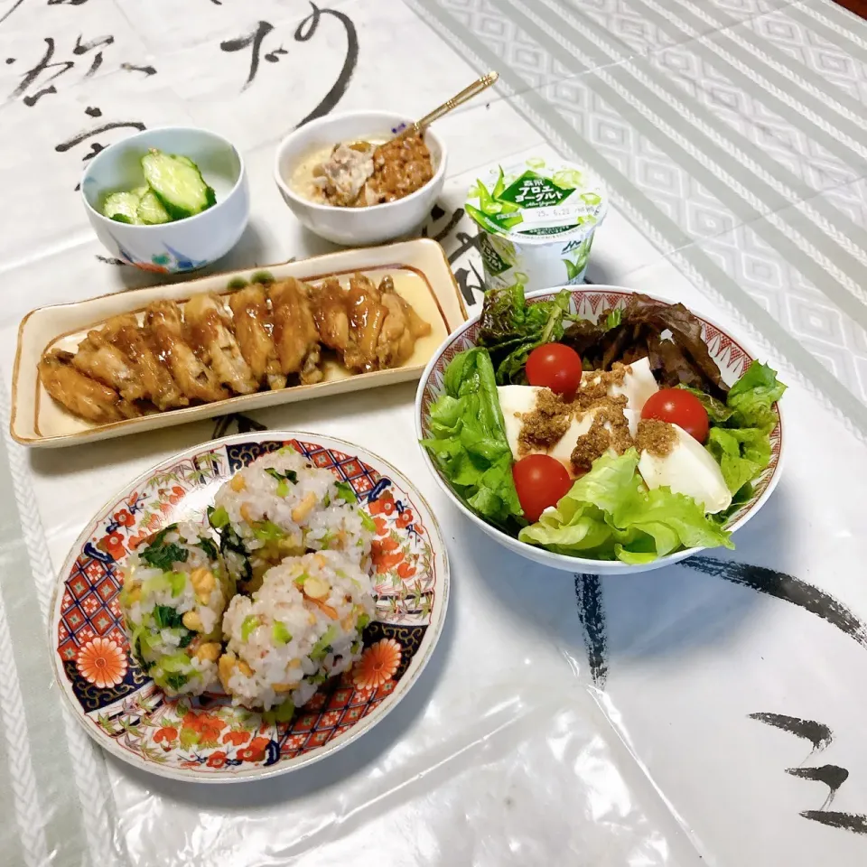 grandmaの晩ごはん☆ 今夜はお豆腐のサラダ…チキンバーの照り焼き…小松菜の浅漬けと天かすのおにぎり…で頂きます
納豆は夜食べる方がいいと聞いたから|kaoriさん