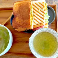チーズカレーホットサンド＆野菜スープ|kasumiさん