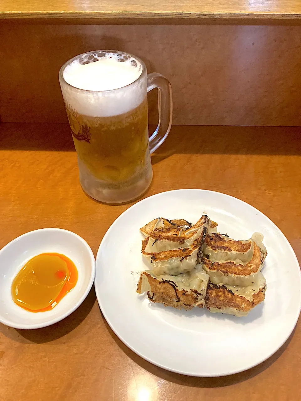 今日は三河湾を望む三ヶ根山に登りました。下山後、蒲郡駅前の中国麺飯食堂「マルナカ」さんでランチをいただきました。まずは生ビールと餃子で( ^ ^ )/■登山後の生ビールはたまりません|なびさん