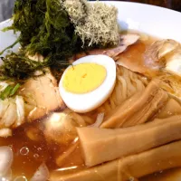 【2023年11月創業】 
【営業は土曜日曜のみ】
CAFE HAMBONE カフェ ハムボーン
冷やしラーメン(数量限定、900円)
＋ライス (150円)
＋韓国海苔 (サービス無料)
＋刻み大蒜醤油漬け (卓上、無料)
＋刻み生姜醤油漬け (卓上、無料)
＠雑司ヶ谷15分 
(JR池袋駅から徒歩19分)
25156
〈醤80塩25噌󠄀15タ5昆7出8F8冷7
混1〉
|大脇さん