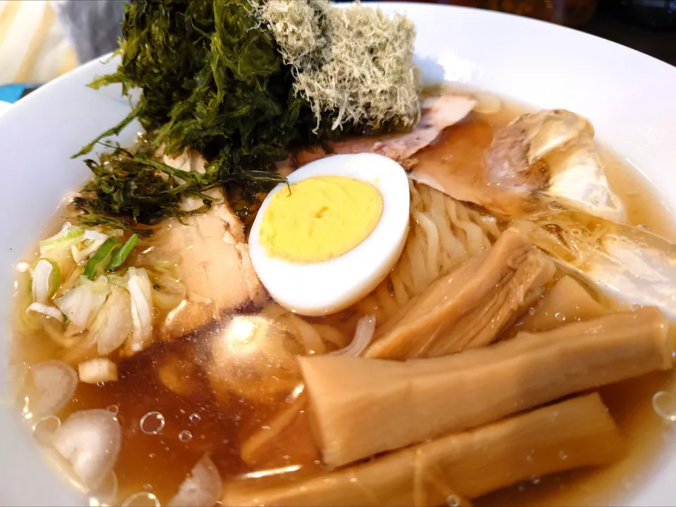 【2023年11月創業】 
【営業は土曜日曜のみ】
CAFE HAMBONE カフェ ハムボーン
冷やしラーメン(数量限定、900円)
＋ライス (150円)
＋韓国海苔 (サービス無料)
＋刻み大蒜醤油漬け (卓上、無料)
＋刻み生姜醤油漬け (卓上、無料)
＠雑司ヶ谷15分 
(JR池袋駅から徒歩19分)
25156
〈醤80塩25噌󠄀15タ5昆7出8F8冷7
混1〉
|大脇さん