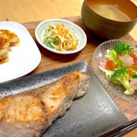 |しんぶんしさん