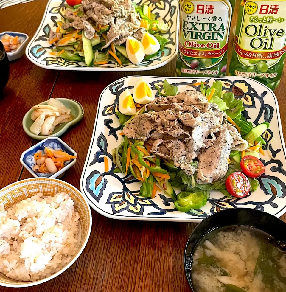晩ごはん♯豚しゃぶサラダ🥗♯自家製胡麻ドレッシング♯日清オイリオ♯オリーブオイル🫒|小松菜さん