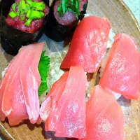 まぐろを握ってみました🐟️💕|さくらんぼさん