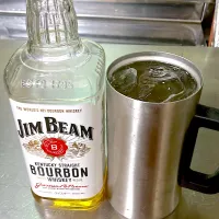 いつもの如く料理作りながら晩酌 今日のお酒はジムビームのレモンハイボール🥃🍋で| 🐈⸒⸒⸒⸒つるのダンス🐈🐾さん