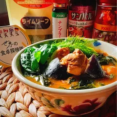 サモワールと呼ばれるロシアの伝統的な湯沸かし器 ロシアの伝統的な湯沸かしポット サモワール/カオーリャ