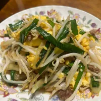 もやしとひき肉の炒め物|さんだーさん
