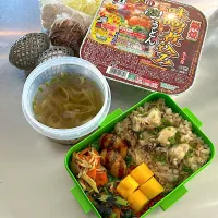 R7.69𝙼𝚘𝚗.   ·͜·♡すき焼きうどん&牡蠣の炊き込みご飯👨🏻‍🍳|hamakoさん
