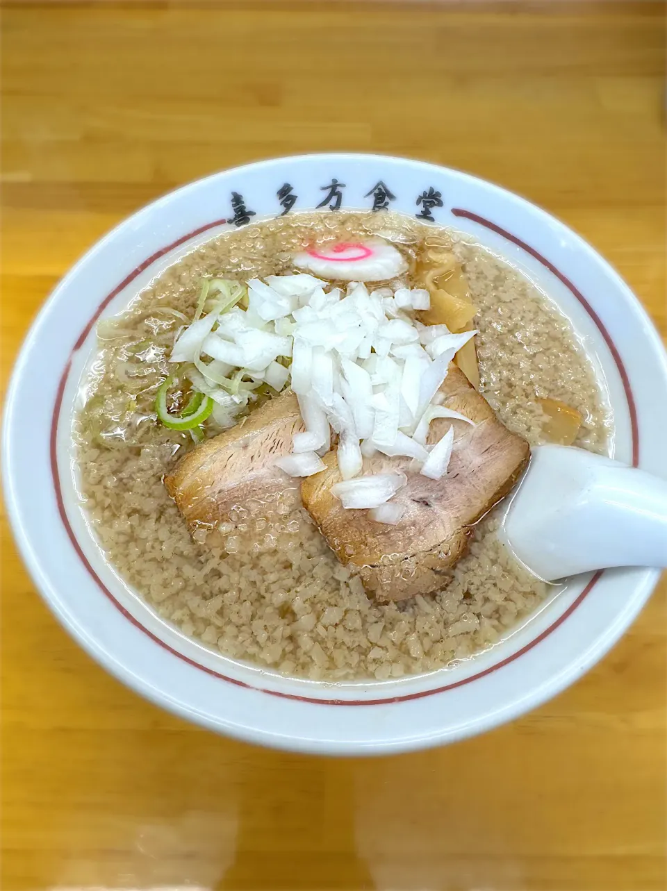 喜多方醤油ラーメン背脂（玉葱入り）ちぢれ極太麺@喜多方食堂 磯崎|morimi32さん