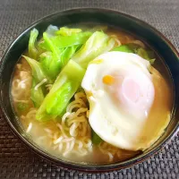 香港の出前一丁で朝ごはん| cocoaさん