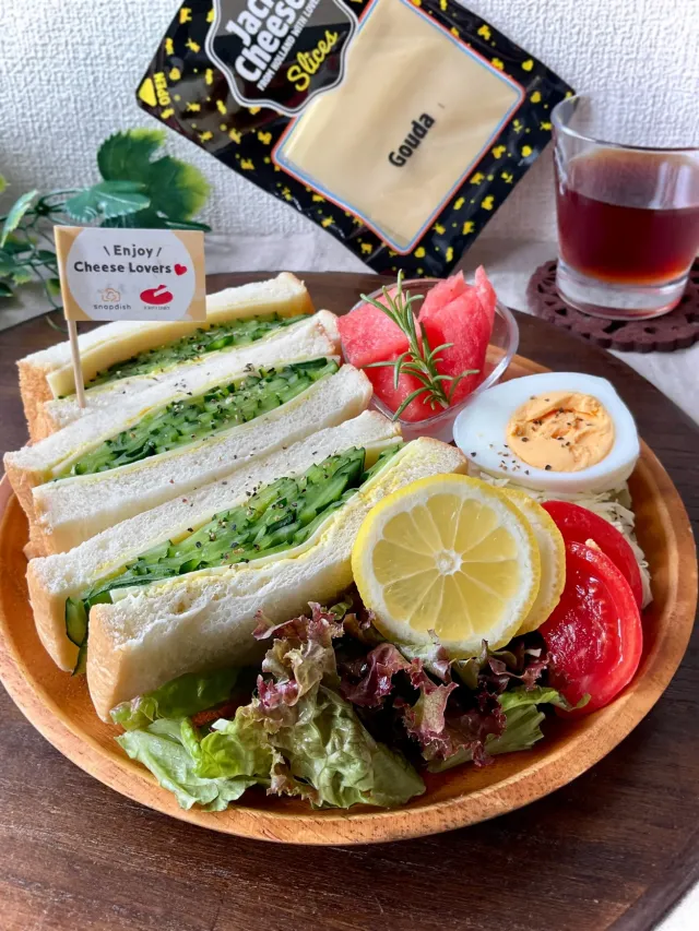 Snapdishの料理・レシピ写真:ゴーダスライスdeきゅうりだけサンドイッチ｜どのチーズがお好み？東京デーリー・アンバサダー企画！【enjoy!CheeseLover】投稿まとめ♪