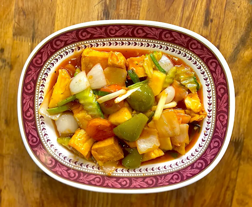 Stir-fried tofu with sweet and sour sauce💜 เต้าหู้ผัดเปรี้ยวหวาน|💟Lookbua Chiangmai Thai Food💟さん