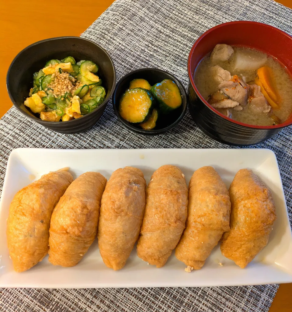 ☆いなり寿司　☆キュウリと卵の酢味噌和え　☆豚汁　☆キュウリキムチ|chikakoさん