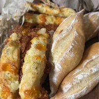 明太バターフランスとじゃがいもチーズパン|みゆぞうさん