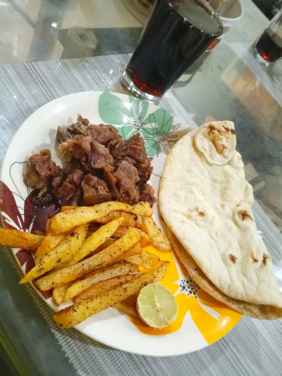 salt and pepper meat with naan and fries|Tehreem Fatimaさん