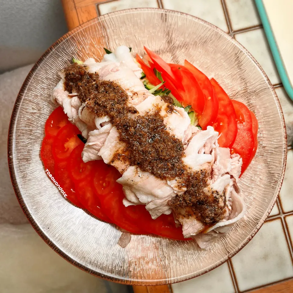 野菜たっぷり！柔らか冷しゃぶ🍅🥒🥓♡|🇯🇵ともこちゃん。さん