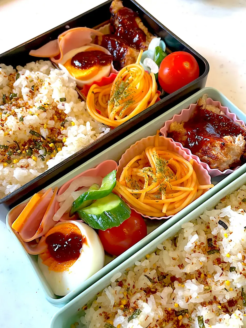 おっさん弁当　ハンバーグ師匠　パスタ　ハムチーズ　漬け物　板東英二ハーフ|ひげおやじさん
