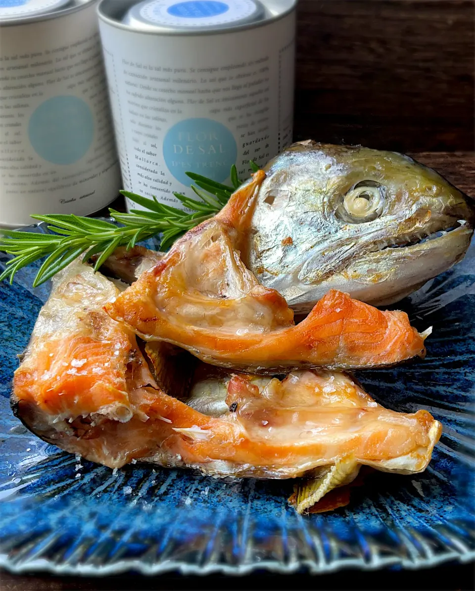 釣り魚🎣ビワマスのカマの塩焼き|9421beruさん