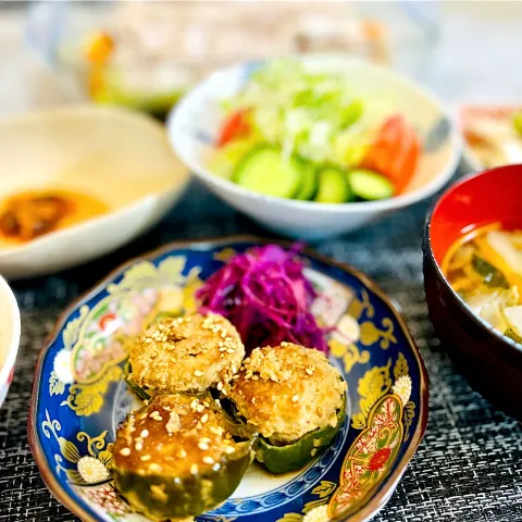 「白だしゴールド」を使ってみたSnapdishの料理・レシピ写真:ピーマンの肉詰めと蒸し豚定食