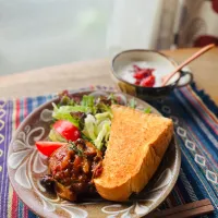 煮込みハンバーグモーニング。|さとみこさん