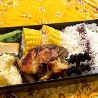 2025.6.10息子弁当　◎鶏の西京焼き　◎とうもろこし　◎じゃがいもカレー粉マヨ和え　◎絹揚げと小松菜のオイスターソース炒め　◎いちご|goroさん